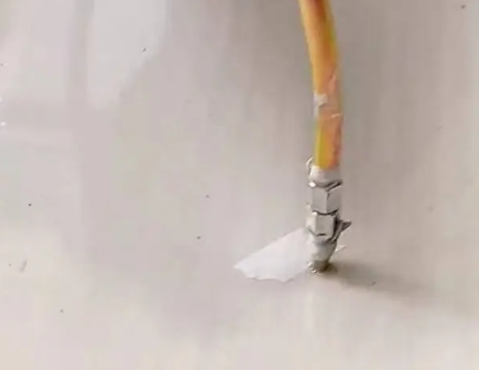 省直辖县级瓷砖空鼓维修公司专业解答在瓷砖铺贴过程中，如果使用的砂料过粗（如全部使用了粗砂），可能会导致以下问题